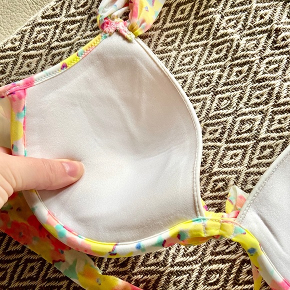 Victoria’s Secret White/Floral Tie Swim Top 32D - Picture 6 of 8